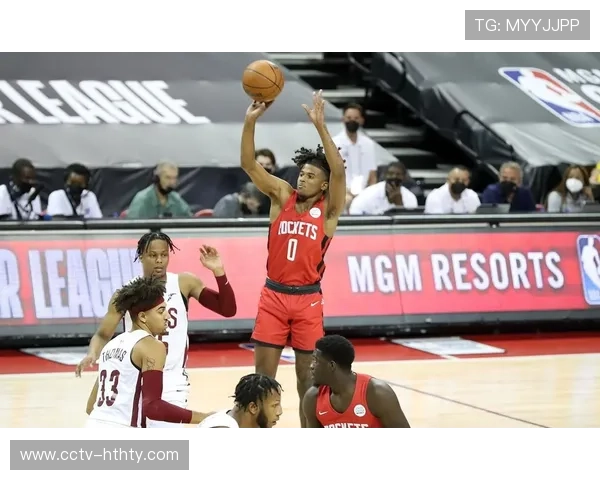 转播费用攀升导致本土观赛套餐价格较五年前上涨近四成，部分球迷转向流媒体。